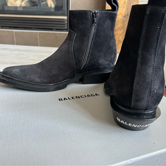 Balenciaga Santiag Suede Western Boots - Picture 4 of 6